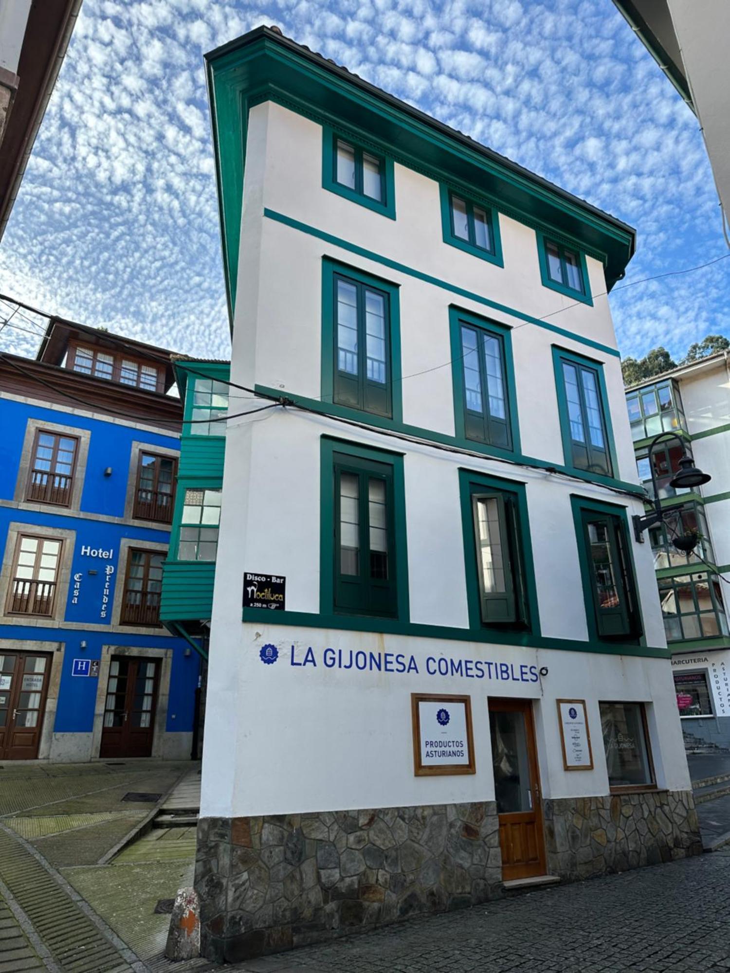 Apartamentos Urbanin I Plaza Ayuntamiento Cudillero Exterior photo